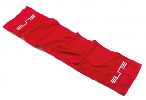 asciugamano Elite Zugaman - rosso con logo Elite, 130x130cm